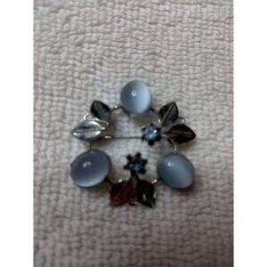 AMCO sterling silver brooch Cabochon Blue Cat Eye, signed